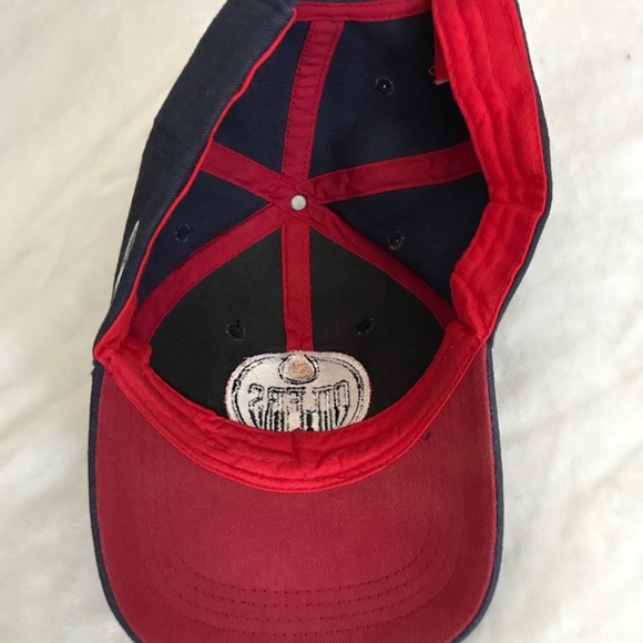 Oilers hat. - Picture 5 of 5